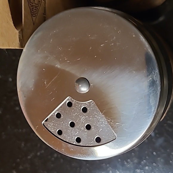 Stainless Steel Spices & Salt Shaker - Picture 5 of 13